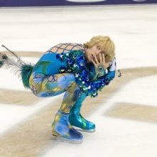 Jon Heder sfoggia una mise coloratissima in Blades of Glory