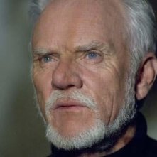 Malcom McDowell in una scena del film Halloween