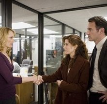 Amber Valletta, Sandra Bullock e Julian McMahon in una scena del film Premonition