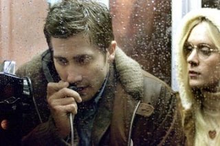 Chloe Sevigny e Jake Gyllenhaal in una scena del film Zodiac