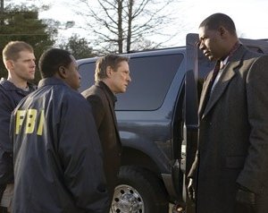 Chris Cooper e Dennis Haysbert in una scena di Breach - L'infiltrato