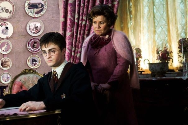 Daniel Radcliffe E Imelda Staunton In Una Scena Del Film Harry Potter E L Ordine Della Fenice 39875