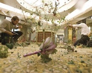 Brian Bloom e Ryan Reynolds in una scena di 'Smokin' Aces'