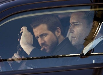 Ray Liotta E Ryan Reynolds In Una Scena Di Smokin Aces 39969