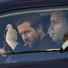 Ray Liotta con Ryan Reynolds in una scena di 'Smokin' Aces'