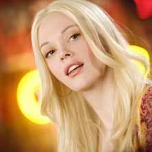 Una biondissima Rose McGowan in una scena del film 'Death Proof', episodio del double feature Grind House