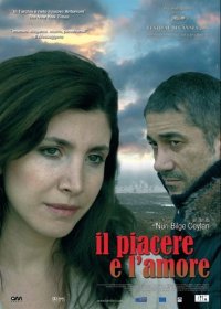 La locandina italiana di Il piacere e l'amore