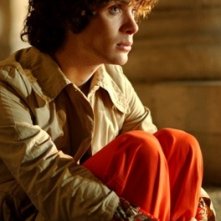 Cillian Murphy in una scena del film Breakfast on Pluto di Neil Jordan