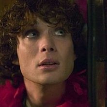Cillian Murphy in una scena del film Breakfast on Pluto