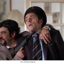 Francesc Pannofino e Valerio Mastandrea in una scena di Notturno Bus