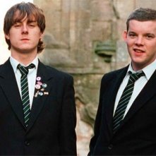 Andrew Knott e Russell Tovey in una scena del film The History Boys