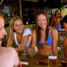 Beau Garrett, Olivia Wilde, Josh Duhamel e MDesmond Askew in una scena del film Turistas