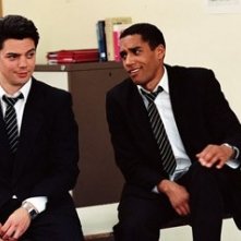 Dominic Cooper e Samuel Anderson in.jpg in una scena del film The History Boys