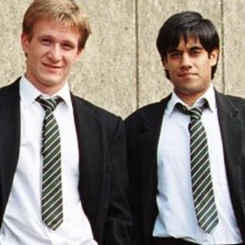Jamie Parker e Sacha Dhawan in una scena del film The History Boys