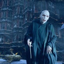 Joseph Fiennes nei panni di Lord Voldemort in una scena del film Harry Potter e l'Ordine della Fenice