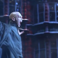 Joseph Fiennes è Lord Voldemort in una scena del film Harry Potter e l'Ordine della Fenice