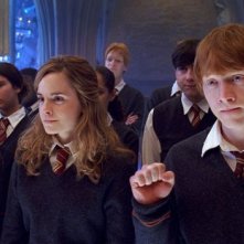 Rupert Grint ed Emma Watson  in una scena del film Harry Potter e l'Ordine della Fenice