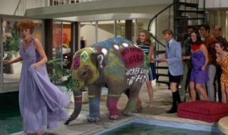 Una scena del film di Blake Edwards Hollywood Party