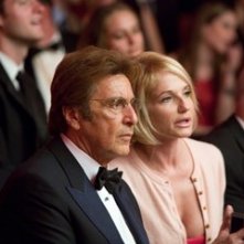 Ellen Barkin e Al Pacino in una scena del film Ocean's Thirteen