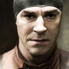 Roger Bart in una scena del film Hostel II