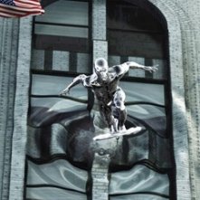 Doug Jones in una scena de I fantastici 4 e Silver Surfer