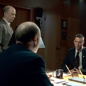 J.K. Simmons e Christian Bale in una scena del film Harsh Times - I giorni dell'odio
