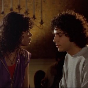 Lee Curreri ed Erica Gimpel in una scena del telefilm 'Saranno Famosi'