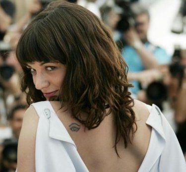 Cannes 2007: la sexy Asia Argento presenta 'Boarding Gate'