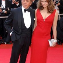 Cannes 2007: Liz Hurley con lo stilista Valentino