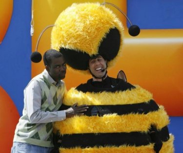 Chris Rock con Jerry Seinfeld vestito da ape, per promuovere il film d'animazione Bee Movie