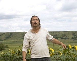 John Corbett in una sequenza del film The Messengers