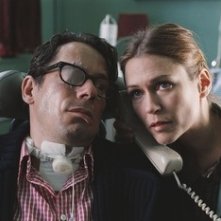 Mathieu Amalric e Marie-Joseé Croze in una scena del film Le scaphandre et le papillon