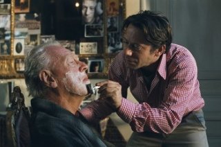 Mathieu Amalric e Max von Sydow in una scena del film Le scaphandre et le papillon