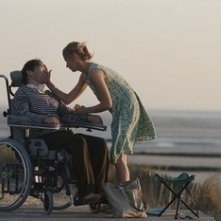 Mathieu Amalric ed Anne Consigny in una scena del film Le scaphandre et le papillon