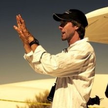 Michael Bay sul set del film Transformers