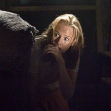 Penelope Ann MIller in una scena drammatica del film The Messengers