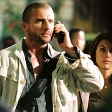 Brooke Langton e Dominic Purcell in una scena del film Primeval
