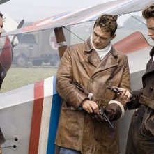 Martin Henderson, James Franco  e David Ellison in una scena del film Giovani Aquile