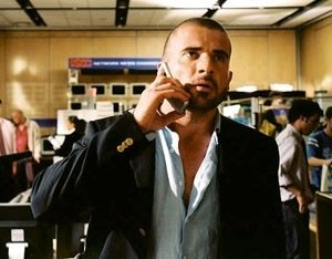 Dominic Purcell in una scena del film Primeval