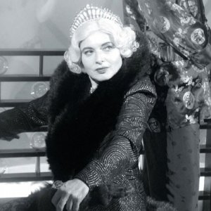 Isabella Rossellini in una scena de La canzone più triste del mondo