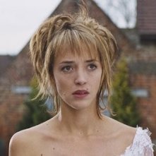 Hélène De Fougerolles in una scena di Finchè nozze non ci separino