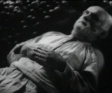 Una scena del film La terra