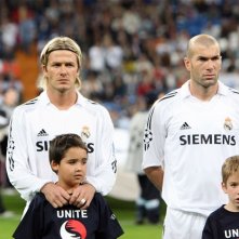 Zidane e David Beckham in una scena del film Goal! 2 Living the Dream