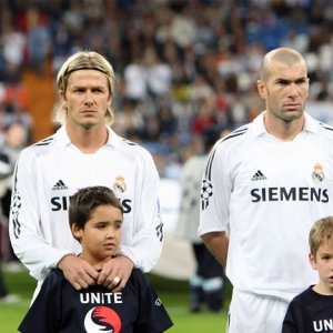 Zidane e David Beckham in una scena del film Goal! 2 Living the Dream