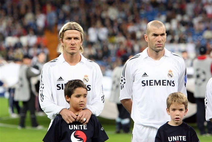 Zidane e David Beckham in una scena del film Goal! 2 Living the Dream