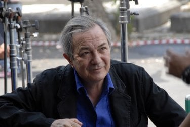 Remo Girone in una scena del film Il sole nero