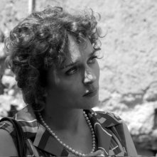 Valeria Golino in una bella scena del film Il sole nero