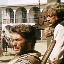 Clint Eastwood in una scena di PER UN PUGNO DI DOLLARI