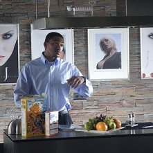Laz Alonso in una scena del film Captivity