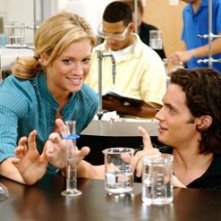 Brittany Snow e Penn Badgley in una scena di John Tucker Must Die